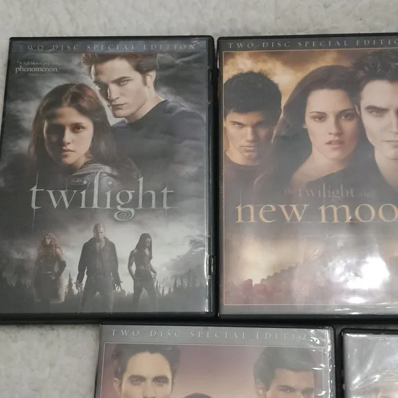 Twilight Saga DVD Collection - Picture 2 of 4